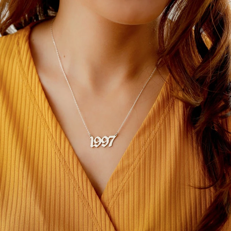 Ожерелье с подвеской в виде старой английской даты под заказ