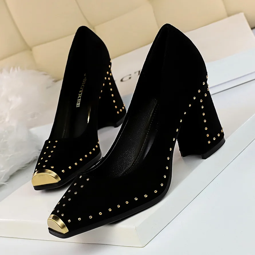 

Bigtree Shoes 2021 Autumn Classic Pumps Fashion Wedding Shoes Black Rivet High Heels Square Heel Women Shoes Sexy Party Shoes