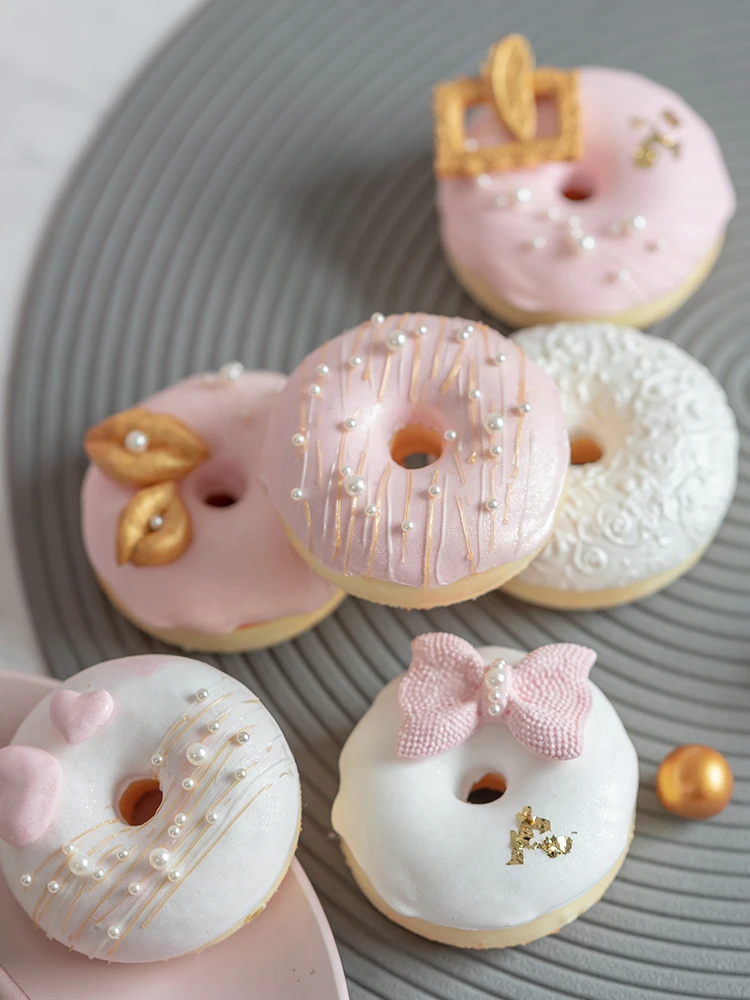 

pink style Artificial Donuts Fake Cake Simulation Donuts Window Decoration Fake Snack Ice Cream Ins Wind Food Photographi Prop