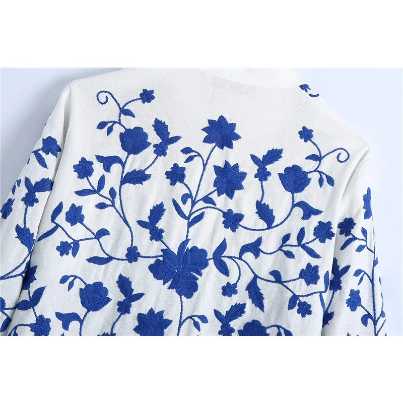 

Floral Embroidery Blouses Women V Neck Long Sleeve Button Up Loose Chic Top Female Spring Casual Shirt Autumn White Blusas 2021