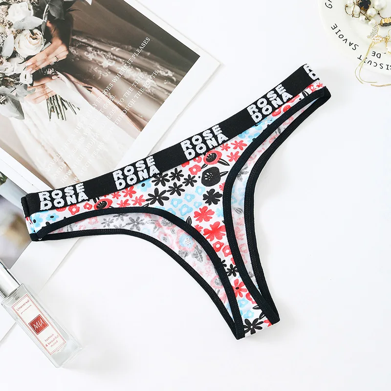 Комплект женских трусиков стрингов с цветочной графикой низкой посадкой размера