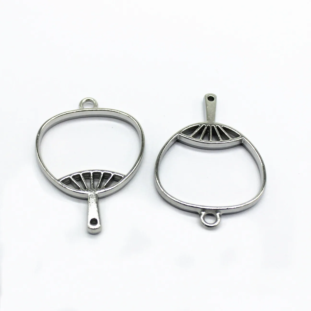 

5 pcs Fashion Metal Alloy Rhodium Color Pendant Hollow Frame Pendant Base Settings For Jewelry Making