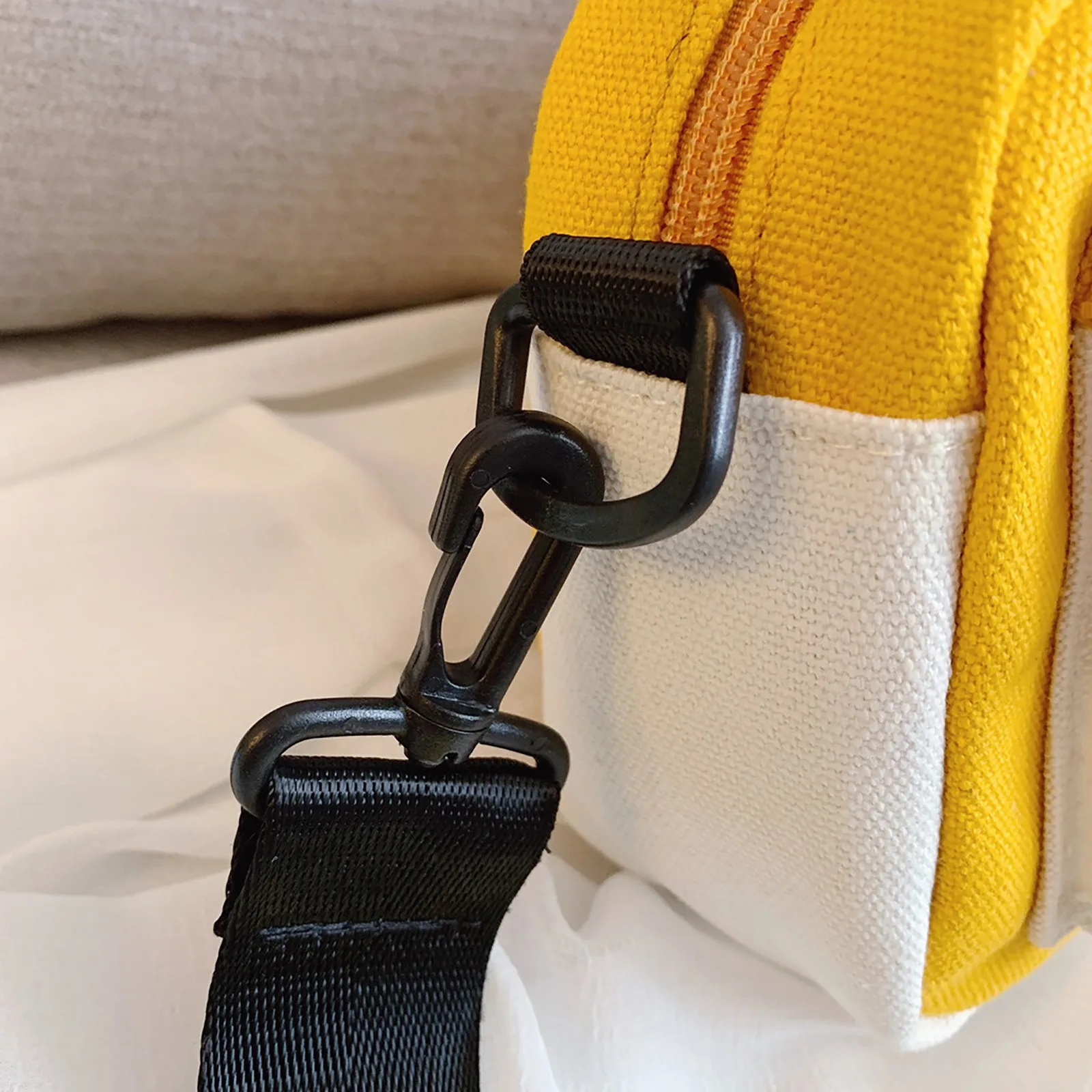 

2021 New Female Canvas Bag Wild Messenger Bag Women Transparent Small Duck Canvas street Shoulder Messenger Bag Phone Purse