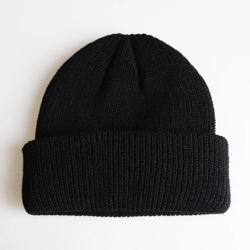 Черный Solid Colors Short Beanies Hat for Men Women Winter Knit Cap Skullies Yellow Orange Beige Grey Navy Black - Цвет: Черный