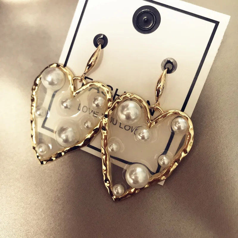 В богемном стиле Стиль в винтажном украшенные белыми жемчужинами шарма сердца