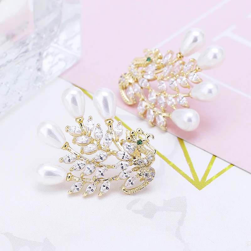 Изысканные роскошные женские серьги-гвоздики с павлином и имитацией жемчуга для