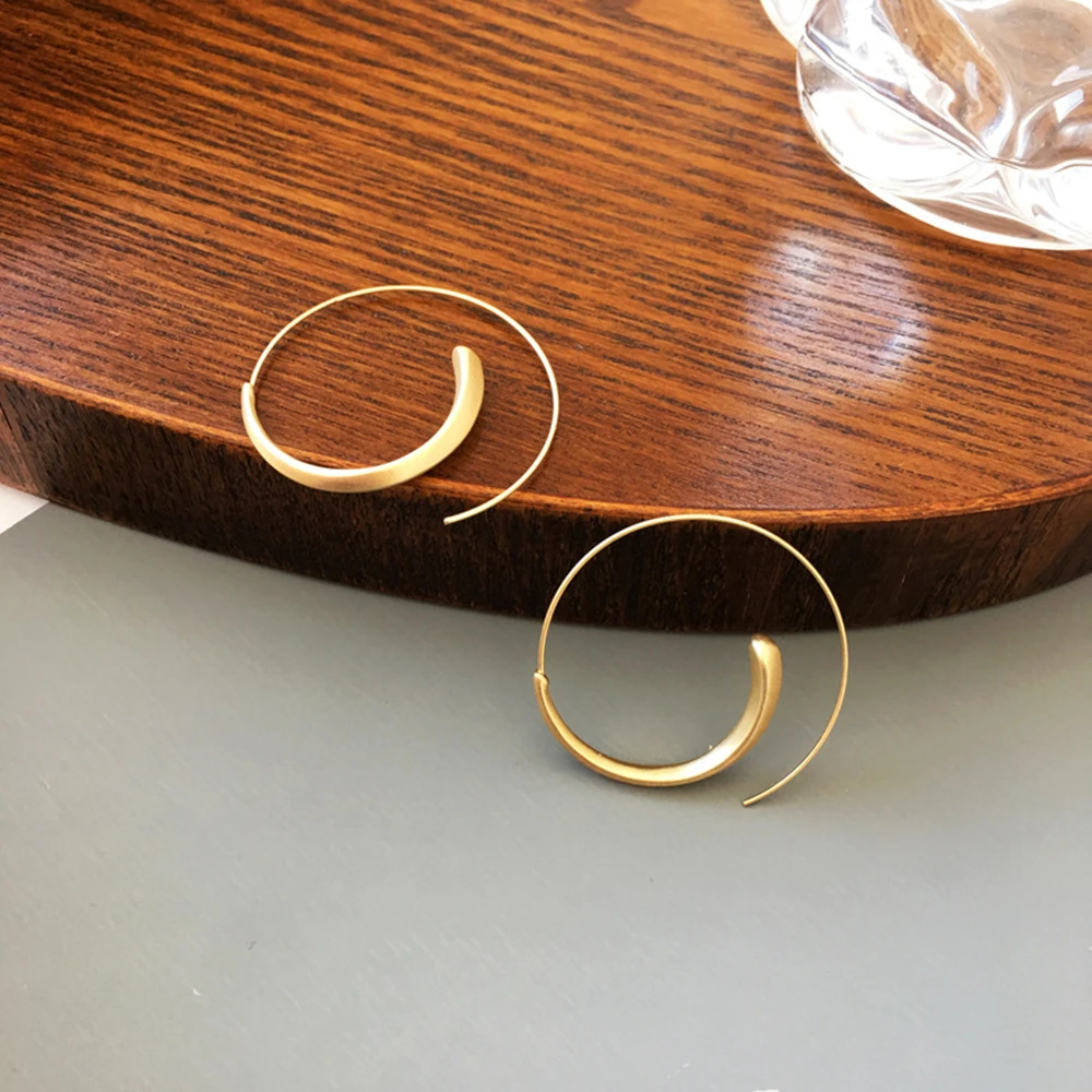 

Contracted And metallic Matte Earrings Women Contracted Fashion And Personality Temperament Punk Style Circle Stud Earrings