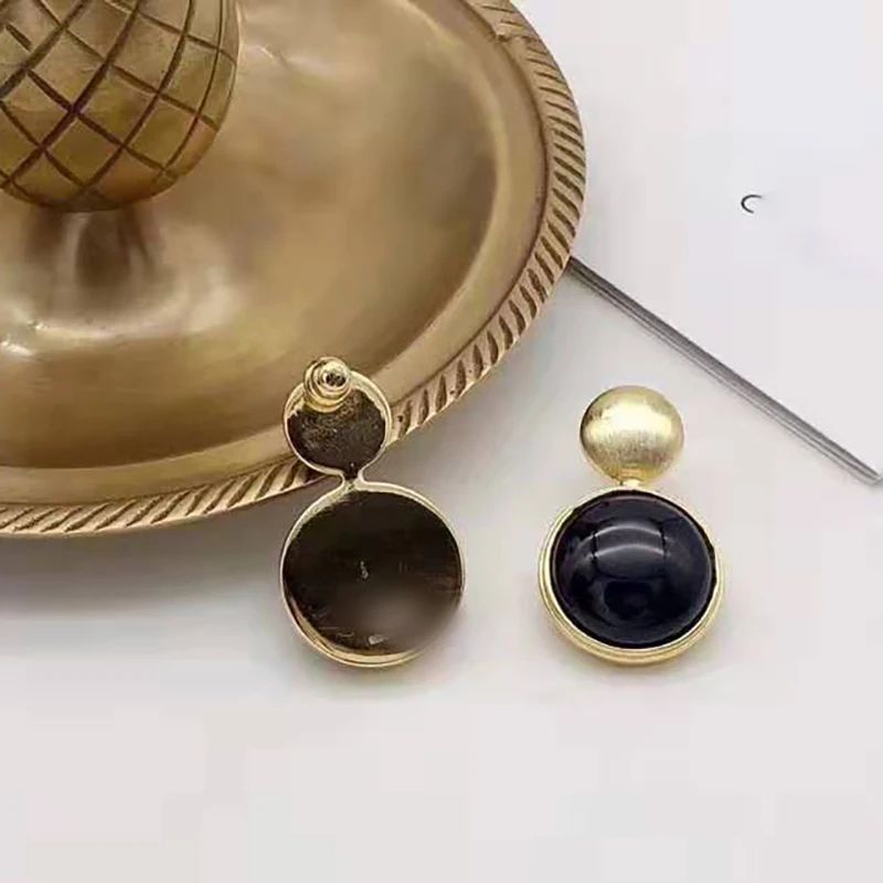 Винтажные серьги-капли с круглым дизайном