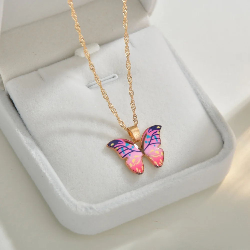 

Fashion Color Statement Butterfly Necklace for Women Metal Acrylic Gold Color Cute Chain Animal Pendant Charm Chokers Lady Jewel
