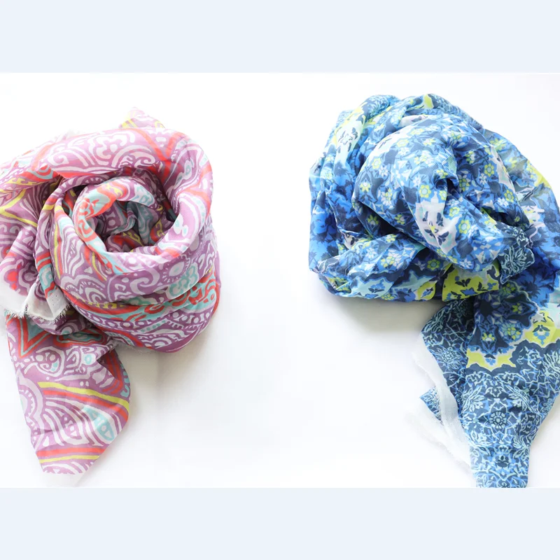 30 ти дневной из шелкового тюля от британского дизайнера с абстрактным рисунком в