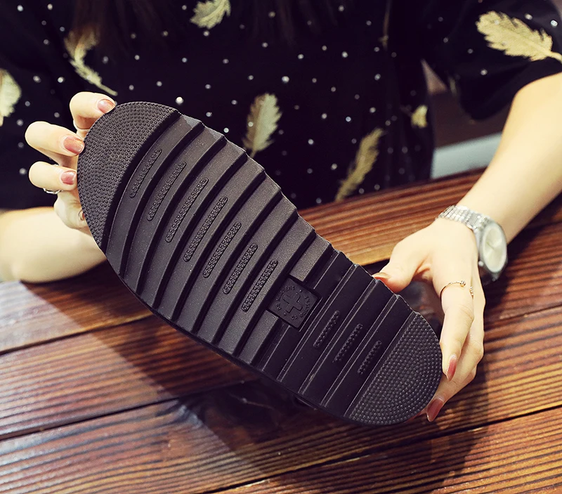 

2021 Summer Shoes Woman Flat Martans Sandals Women Soft Leather Casual Open Toe Gladiator wedges High Quality Women Shoes