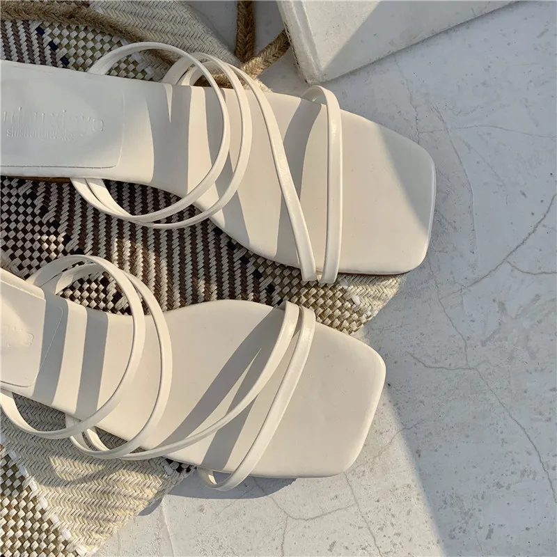 Женские босоножки на высоком каблуке коллекция 2019 года Летние с квадратным