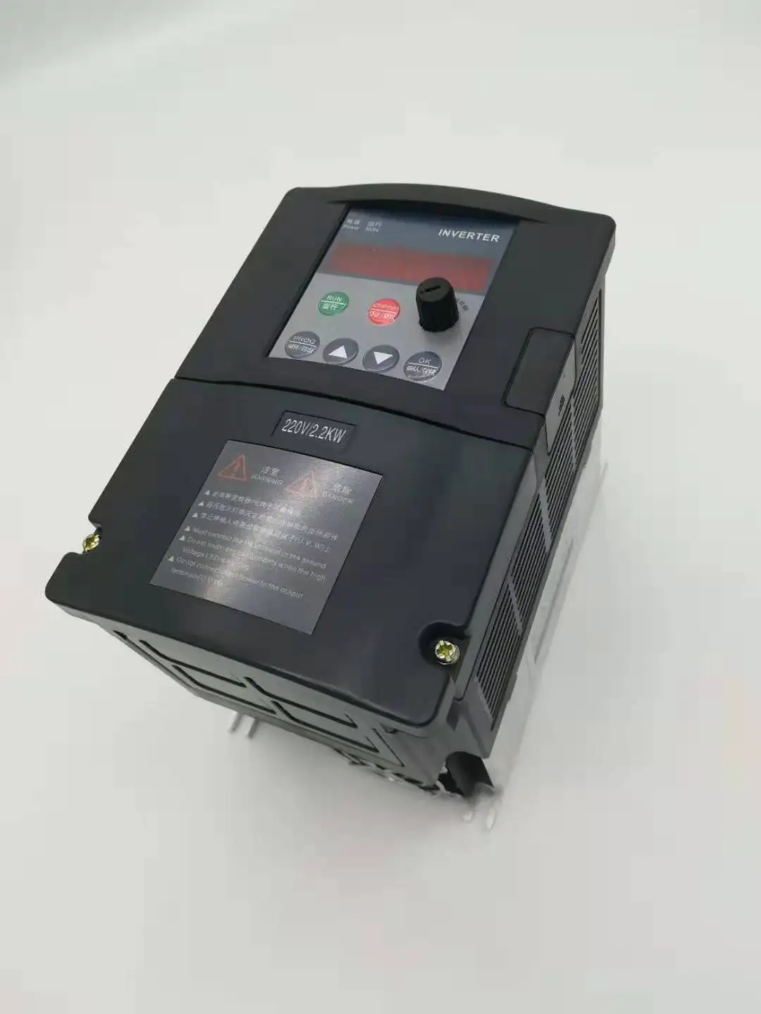 Инвертор VFD ZW-S2B последовательный 220 кВт/кВт однофазный в вход и трехфазный двигатель с кабелем 2 м и наружной панелью CT1