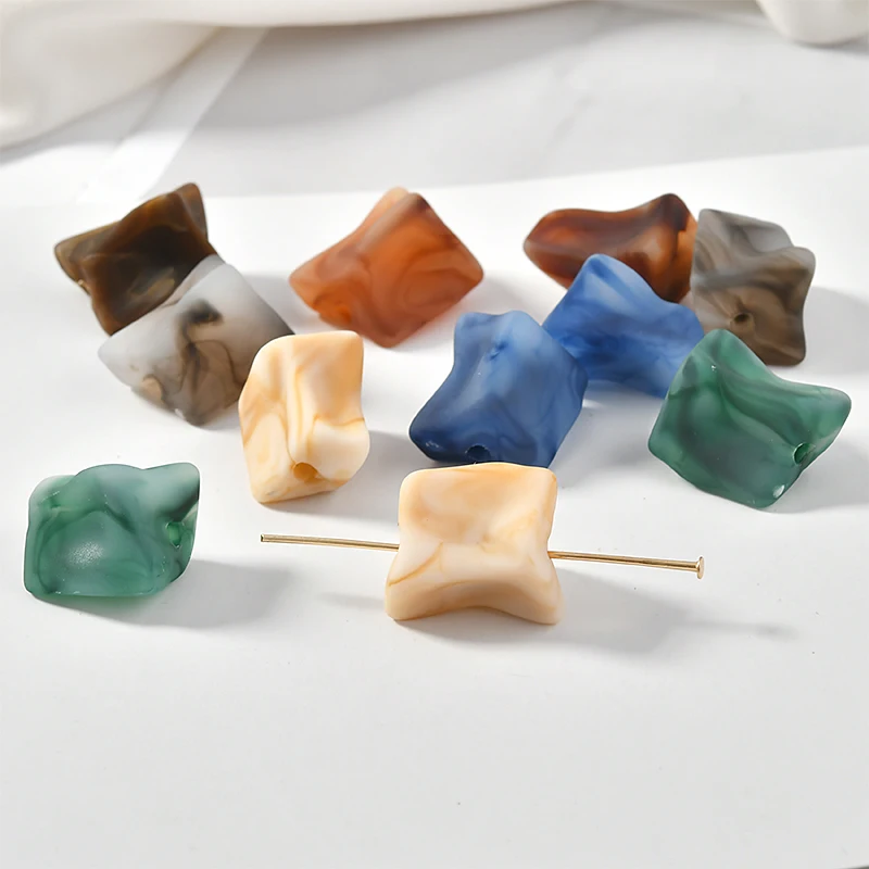 Серьги из полимерного материала неправильной формы с имитацией камня | Украшения