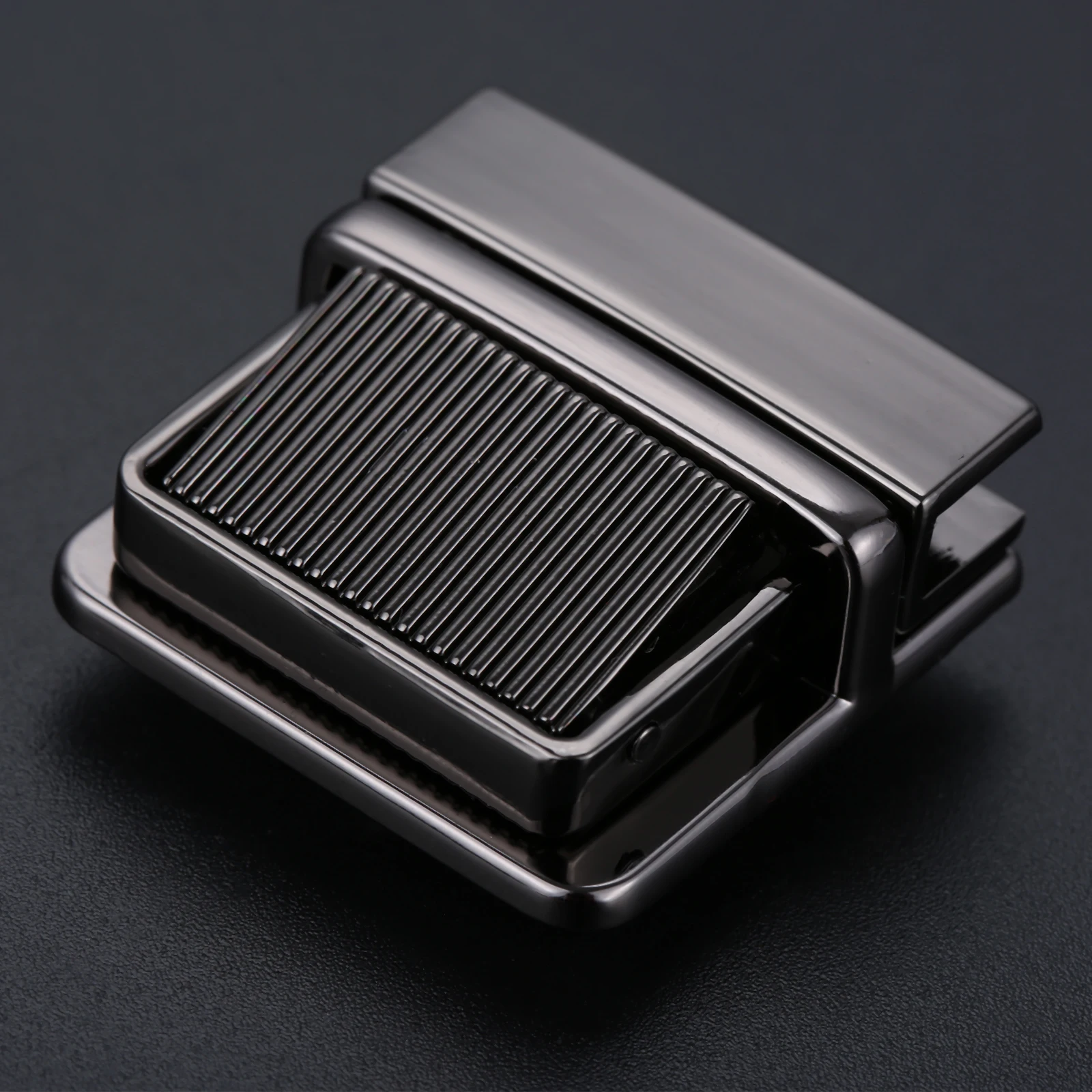 30x31mm Bag Lock Buckle Metal Snap Clasp Turn Twist Black DIY Handmade Luggage Leather Shoes Craft Purse 2 screws
