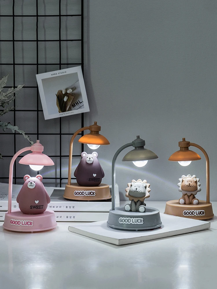 

Cute Bear Simple Creative Resin Figurine Stand European Coffee Shop Decoration Statue Resine Moderne Bedroom Accessories BK50BJ