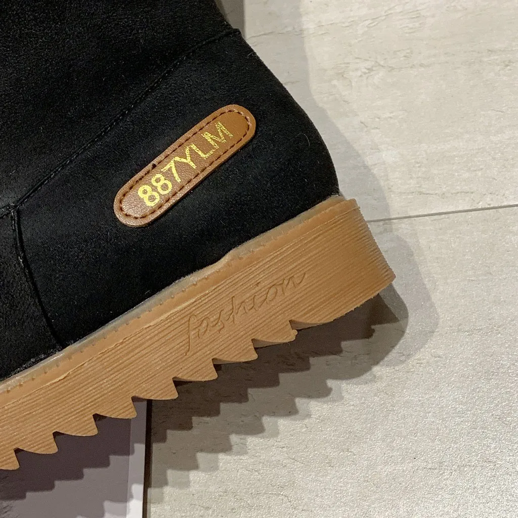 Женские сапоги до середины икры теплые зимние на плоской подошве однотонные без