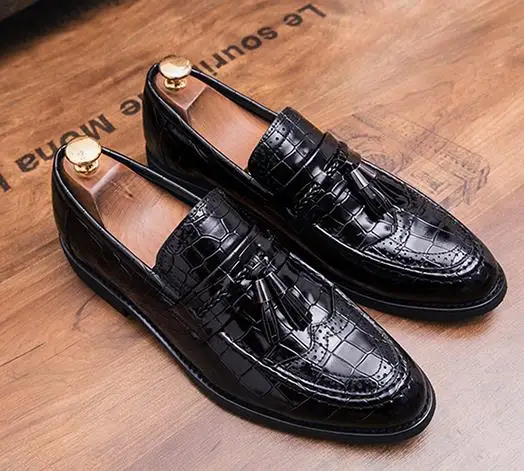 Мужская кожаная обувь в деловом стиле новые модные мужские туфли с бахромой