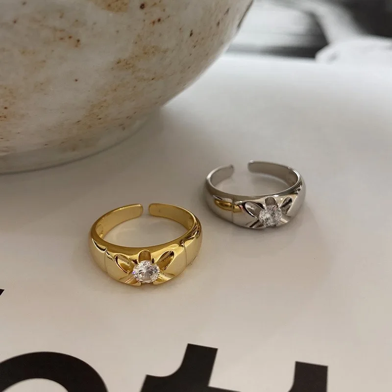 

Leouerry 925 Sterling Silver Glossy Zircon Rings Personality Temperament Korean Design Rings for Women Elegant Wedding Jewelry