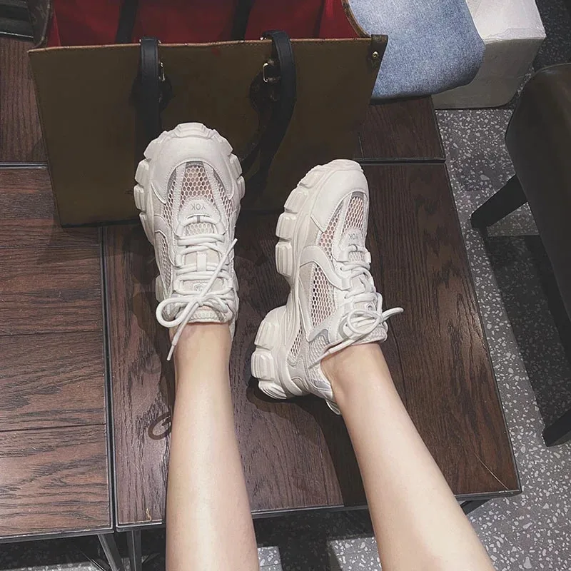 Женские кроссовки QZ47 на плоской подошве дышащие удобные из сетчатого материала