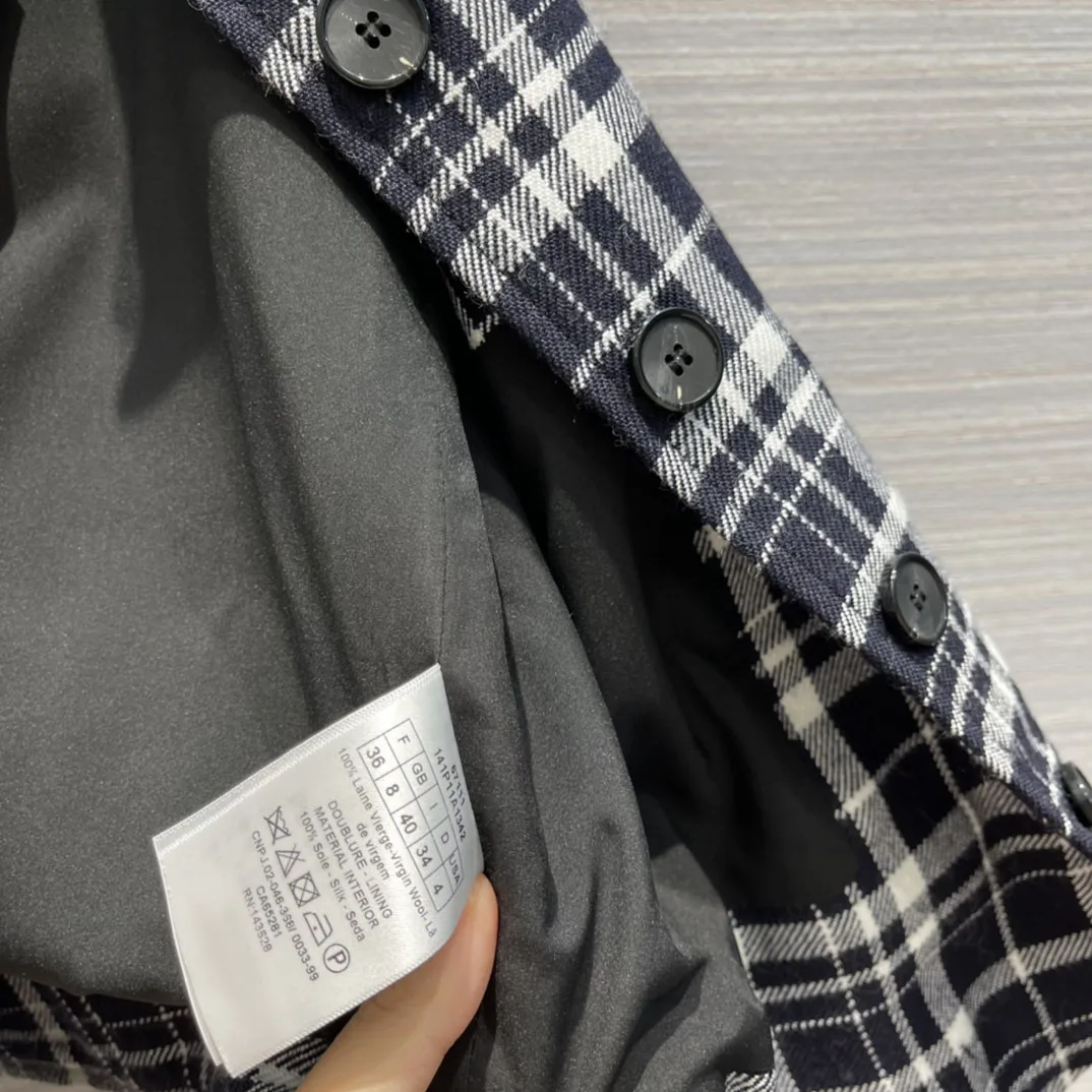 

High-end 100% Wool Jackets Vest for Women Autumn New 2021 Luxury Brand 3D Cut Lapel White Plaid Jacquard Knitted Coats Vest Lady