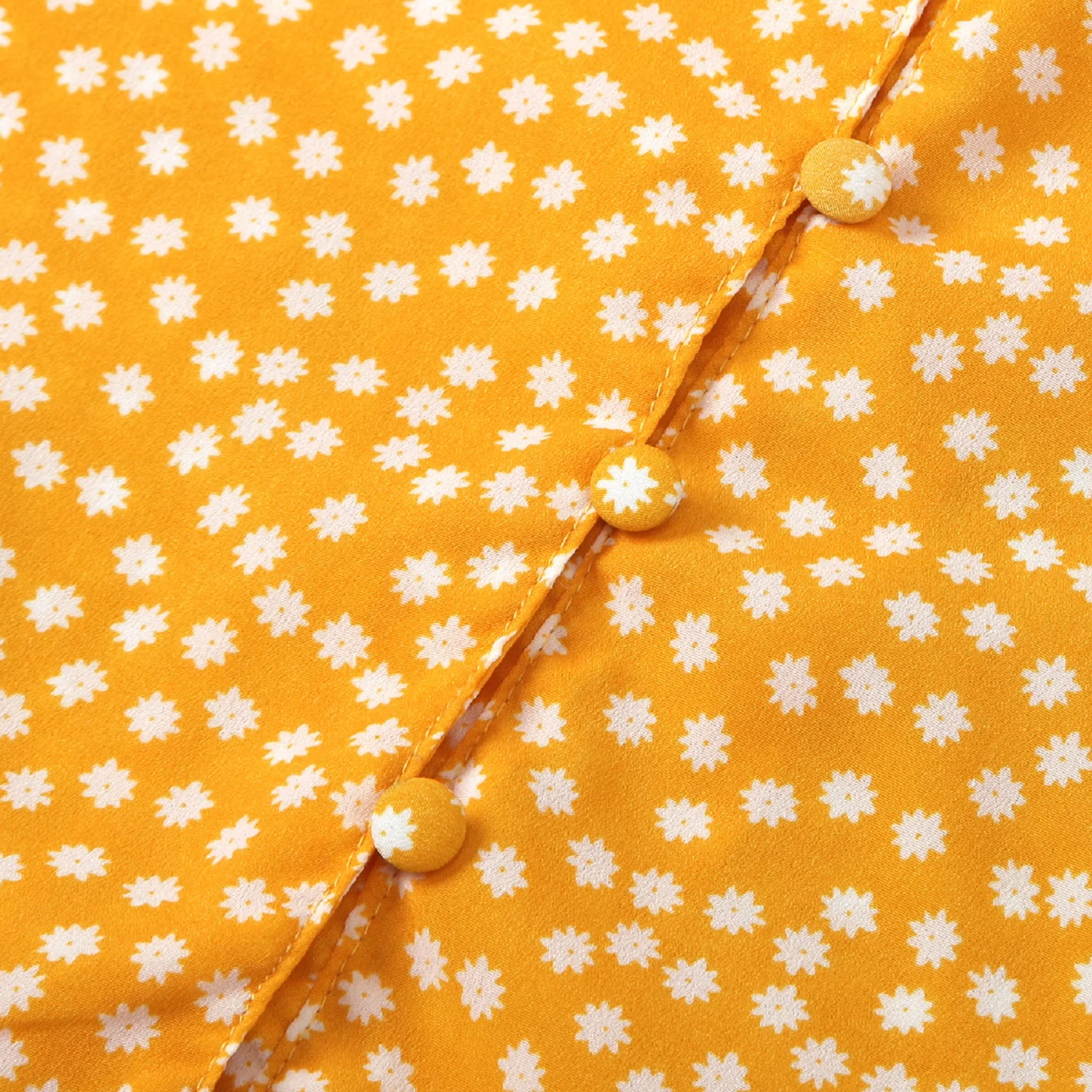 

Girls Short Sleeve and Shorts Set Fashion Floral Single-breasted T-shirt and Denim Short Pants 2Y-6Y