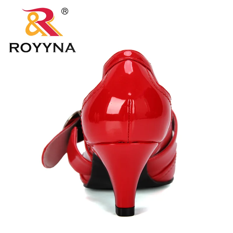 ROYYNA/Новинка 2019 года дизайнерские оксфорды Повседневная Классическая обувь