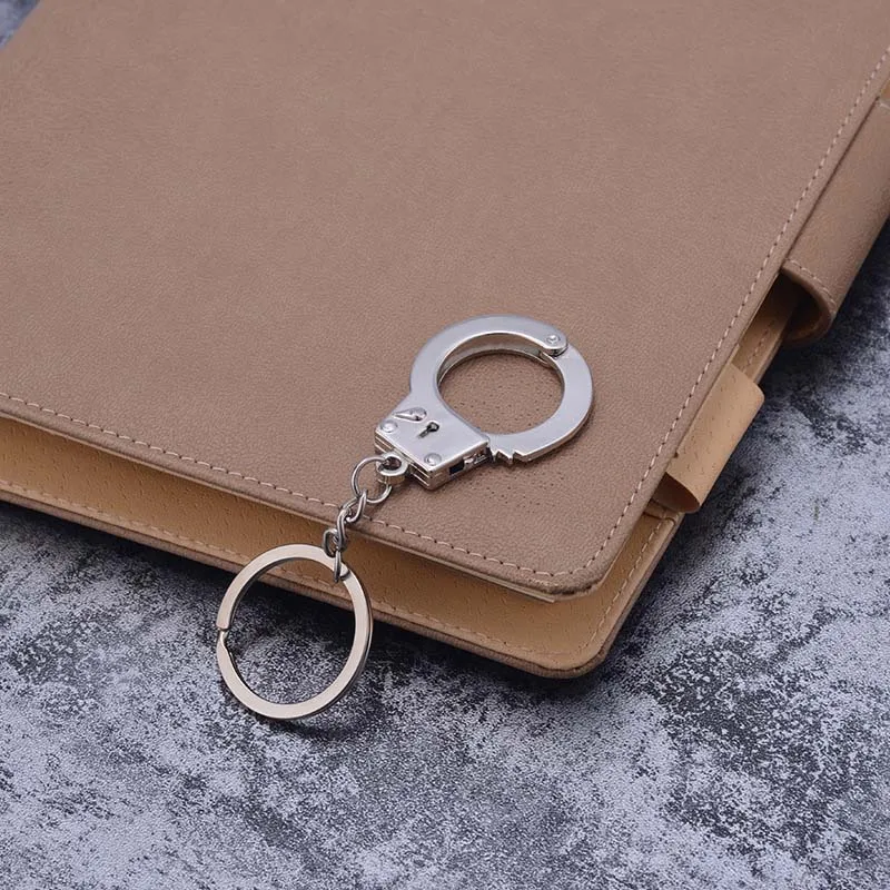 

Mini Simulation Handcuffs Keychain Metal Key Chain Creative Simple Keyring Women Men Statement Rock Key Ring Jewelry Accessories