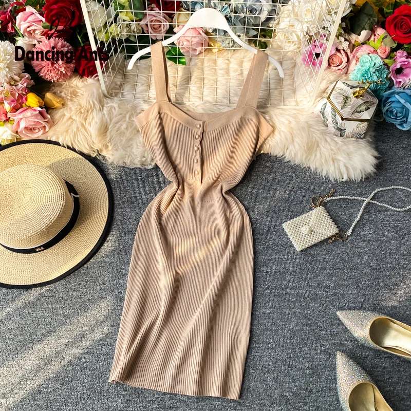 Женское трикотажное платье без рукавов облегающее винтажное с квадратным