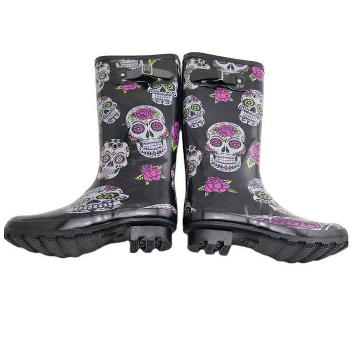 

Cheap natural rubber printed knee heigh black cheap custom women gumboots
