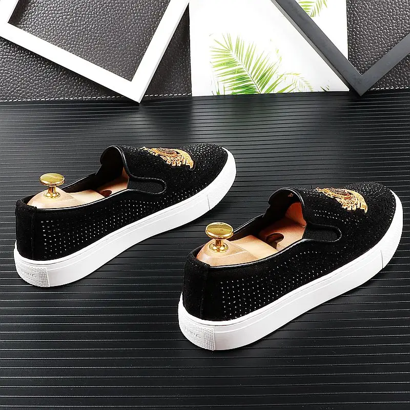 Мужские модные замшевые кожаные мокасины с вышивкой Стразы лёгкие туфли типа