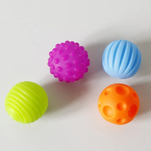 4pcs ball set 4, 6 и 1 шт. набор текстурированных мульти шариков, ручная погремушка, массажный мяч, игрушки для занятий спортом, мягкие тактильные игрушки для детей, развивающие сенсорные игрушки - Цвет: 4pcs ball set
