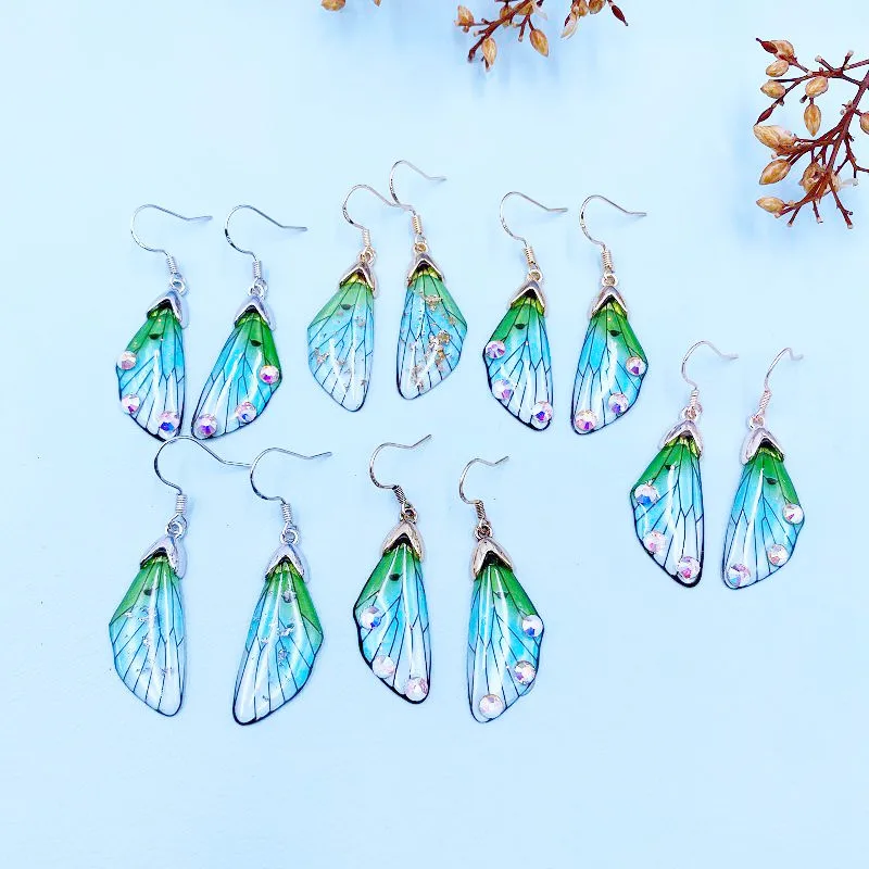 Серьги подвески неоновые зеленые в виде бабочки с градиентом|Серьги-подвески| |