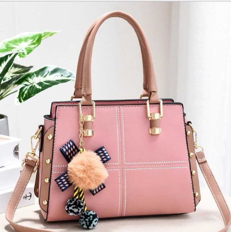 

2021 Autumn And Winter Fashion Crossbody Bag Personalized Lady Shoulder Bag Large Tote Leather Bag Hair Ball Ornaments Handbags