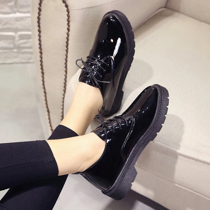 Броги женские с перекрестной шнуровкой кожаные туфли на плоской подошве в