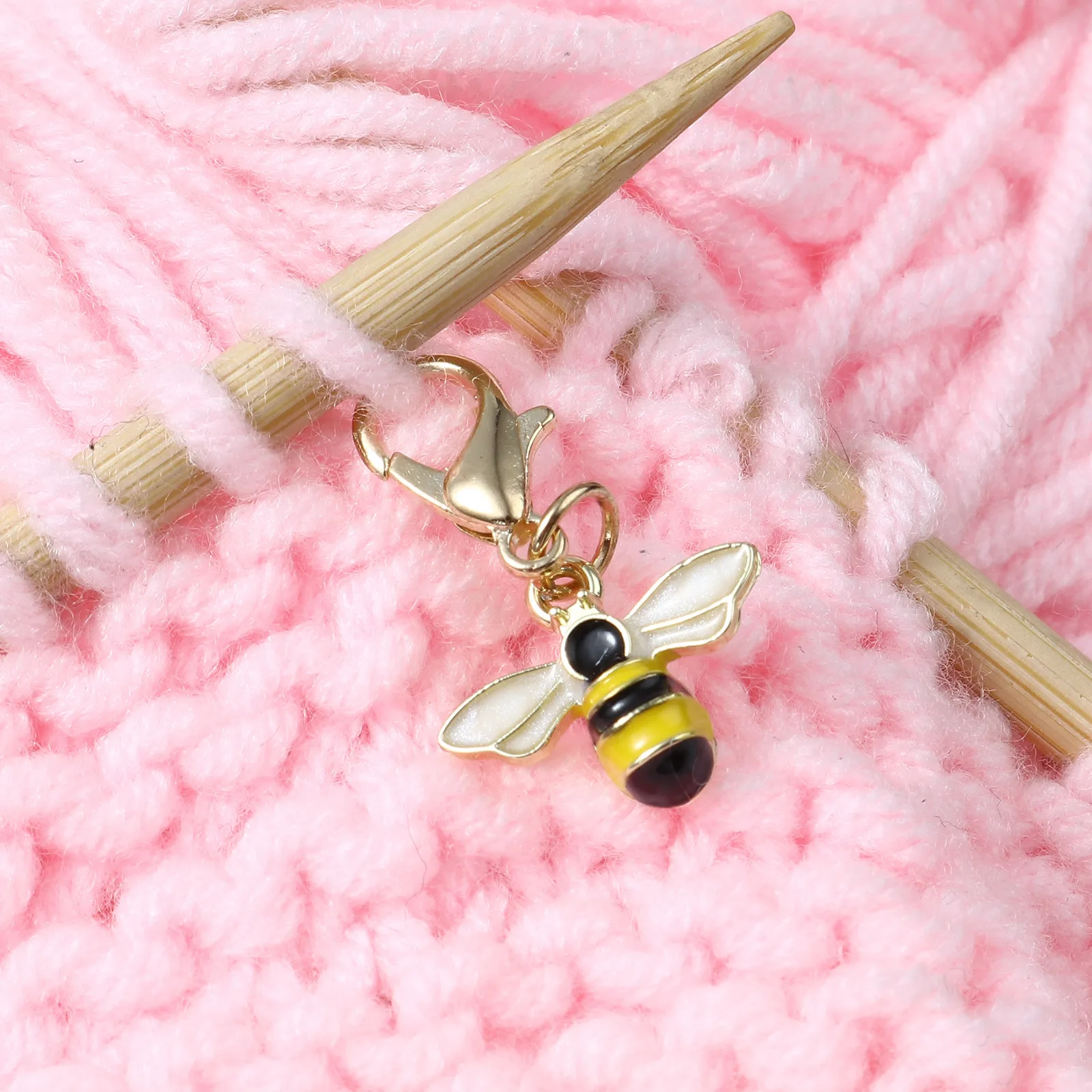 15 Style Enamel Rainbow Daisy Bee Pendants Stitch Markers Metal Crochet Latch DIY Craft Marker Kits Needle Clip Knitting Tools | Дом и сад
