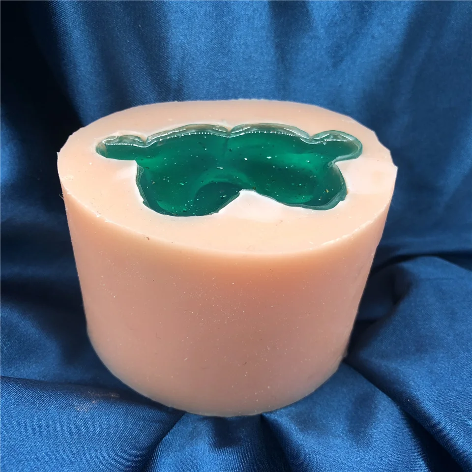 Силиконовая форма в виде свечи для женской богини