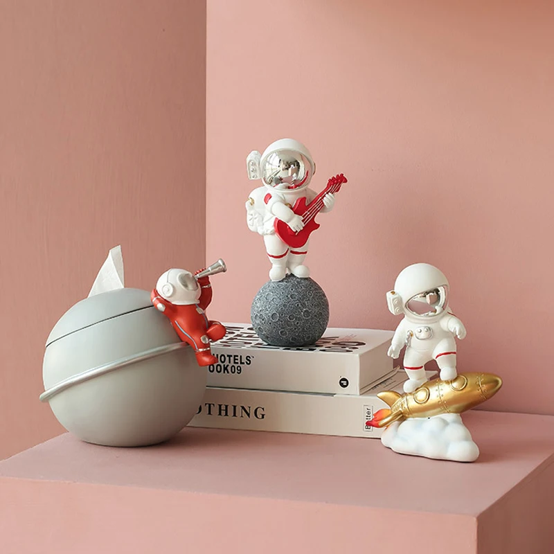 

Astronaut Creative Nordic Figurine Pop Light Luxury Room Living Room Decoration Decoration TV Wine Cabinet Desktop Decoration