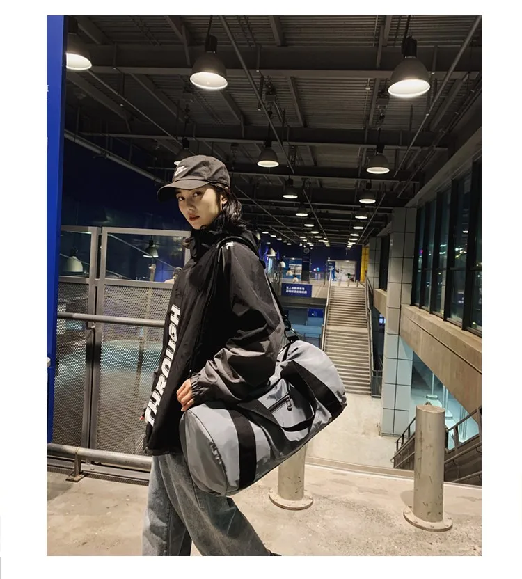 

Fashion Large Light Tote Handbags for Travelling and sport