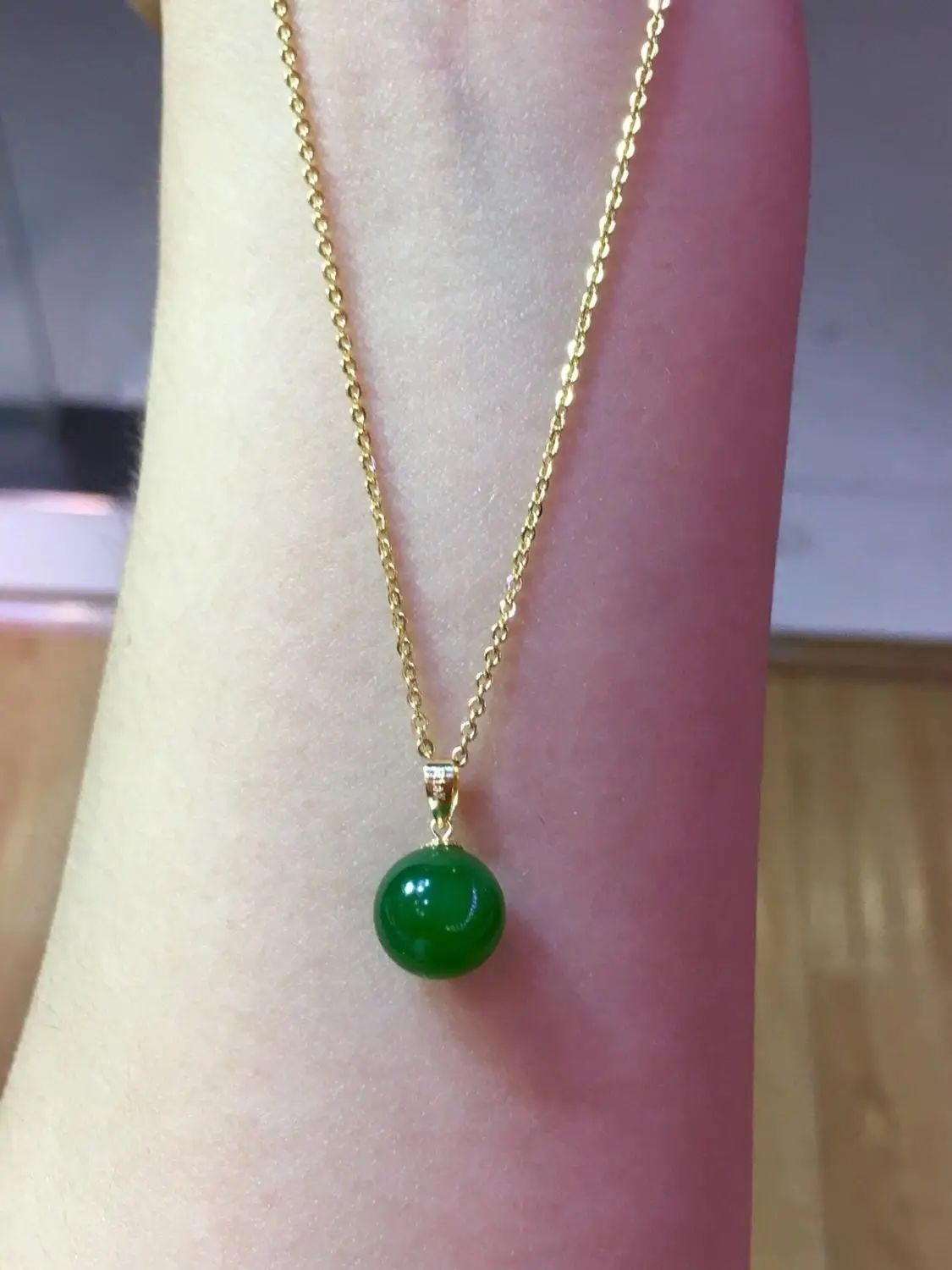 Натуральный нефрит яшма цепочка для ключицы кулон. Золото 18 К не выцветает. Очень