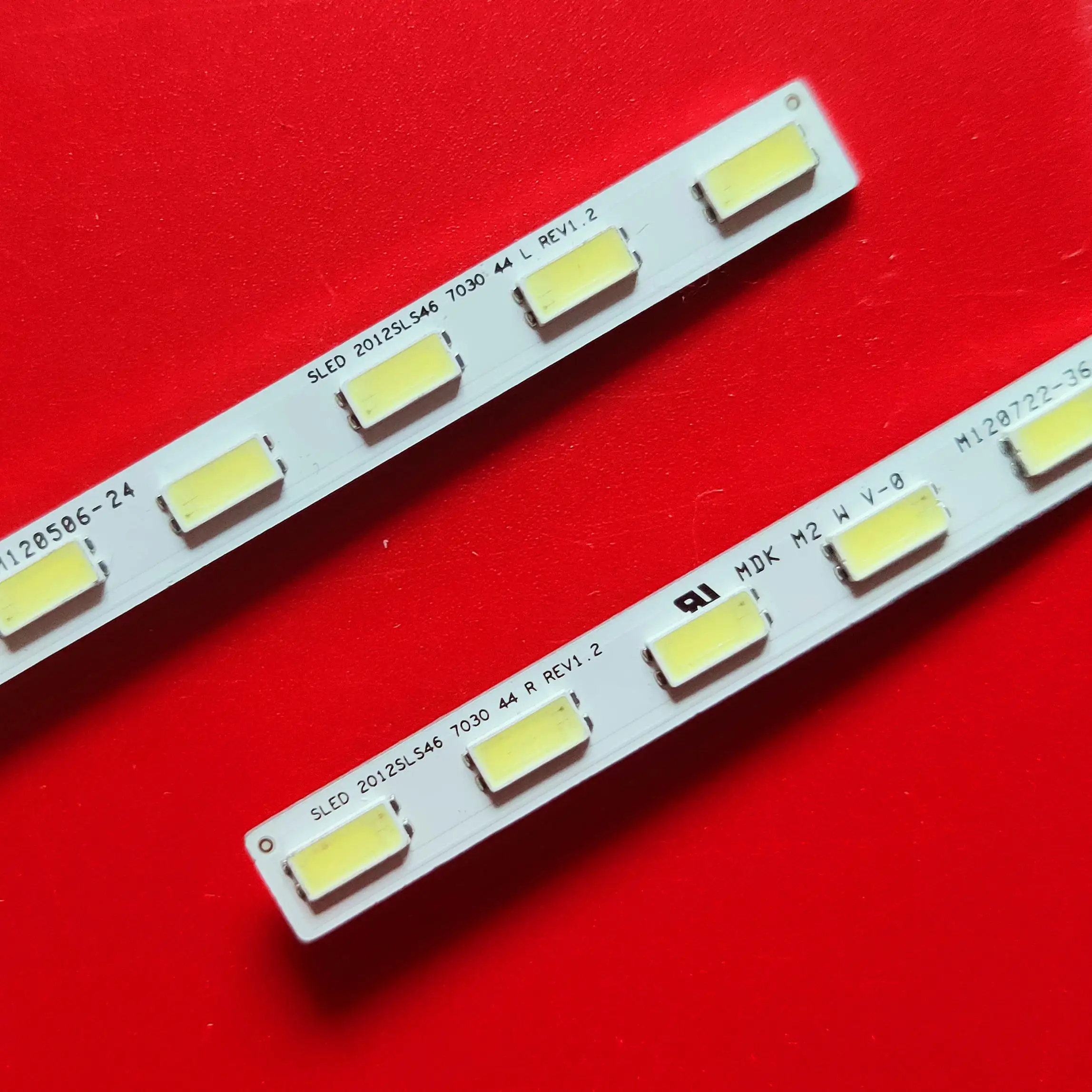 Новинка 100% оригинальная Светодиодная лента 2 шт. SX44 S LED 2012SLS46 7030 44 R L для детской