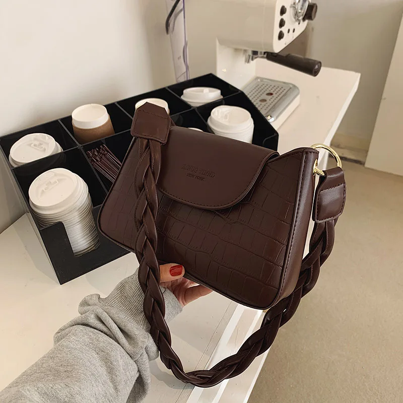 

Fashion Exquisite Shopping Bag Retro Casual Women Totes Shoulder Bags Female Leather Solid Color Chain Handbag for Women 2021