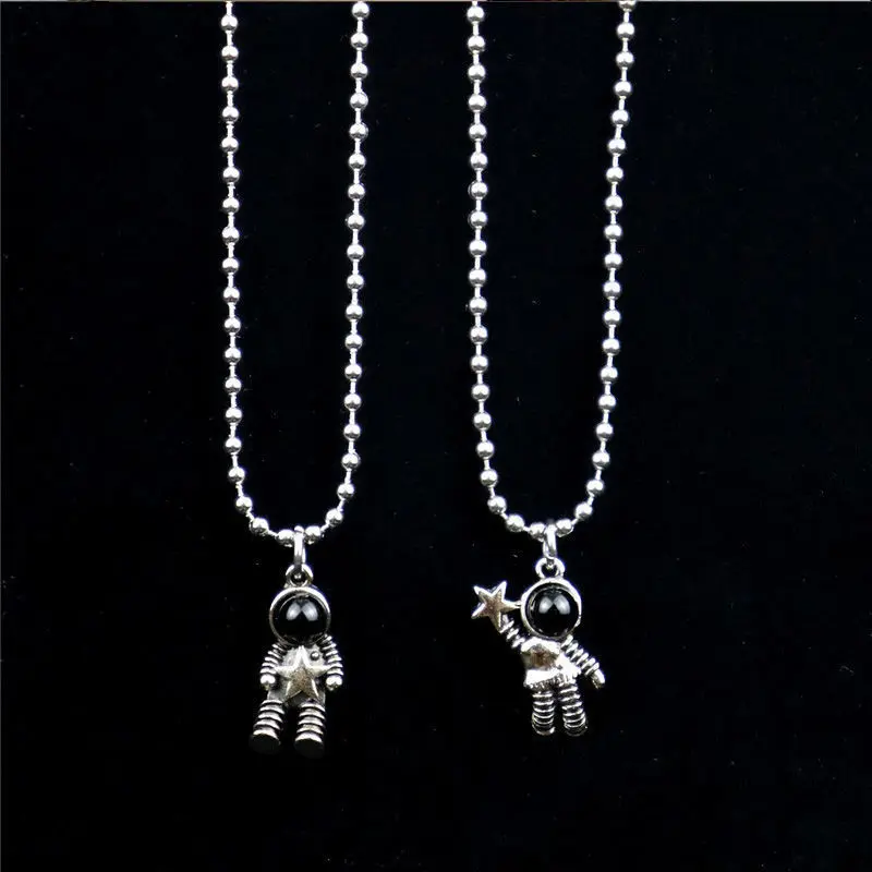 

Pick a star for you Astronaut Creative Couple Necklace Korean style Astronaut Pendant Personality and trendy necklace