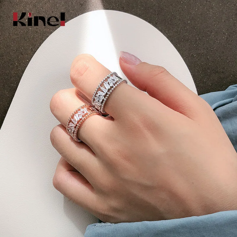 

Женское кольцо из серебра 100% пробы, с фианитом