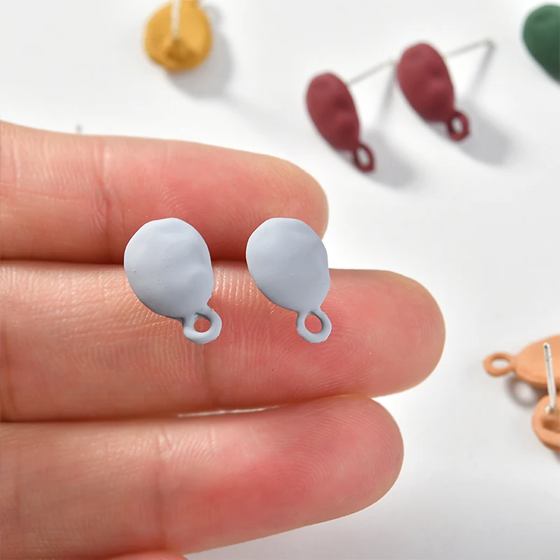 Серьги гвоздики из сплава с резиновыми красками серебряные серьги неправильной