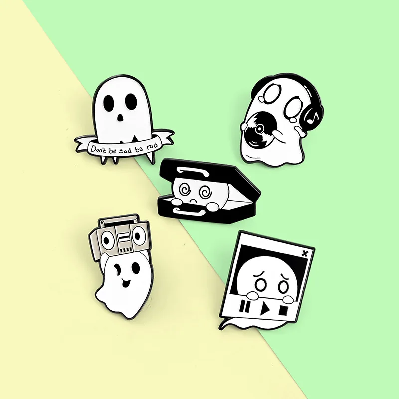 

Cute Metal Soft Enamel Lapel Pins Badges Cartoon Anime Brooch For Coat Women'S Clothes Backpack Jewelry