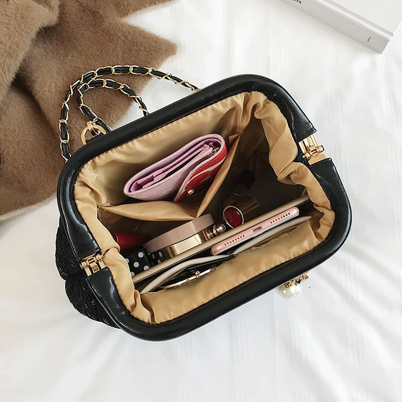 

Fashion Women Messenger Bags Luxury Pearl Light Black Crossbody Bags For Women 2021 Shoulder Bags Girls Party Handbag Designer