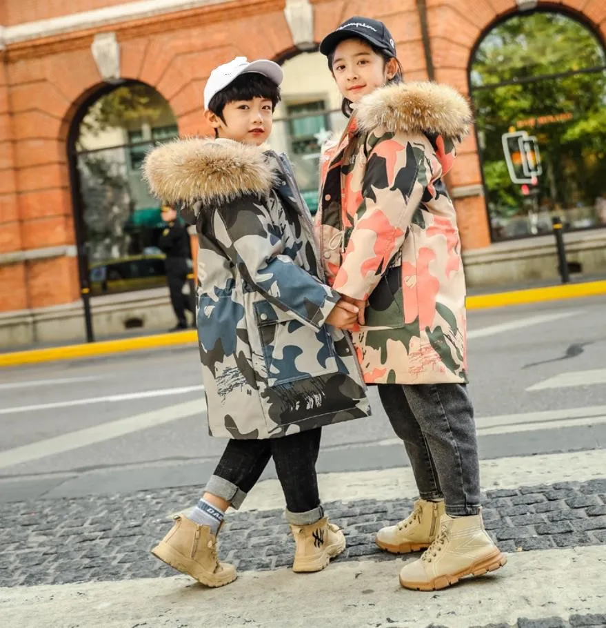 Пуховик для девочек и мальчиков с большим воротником из натурального меха 2