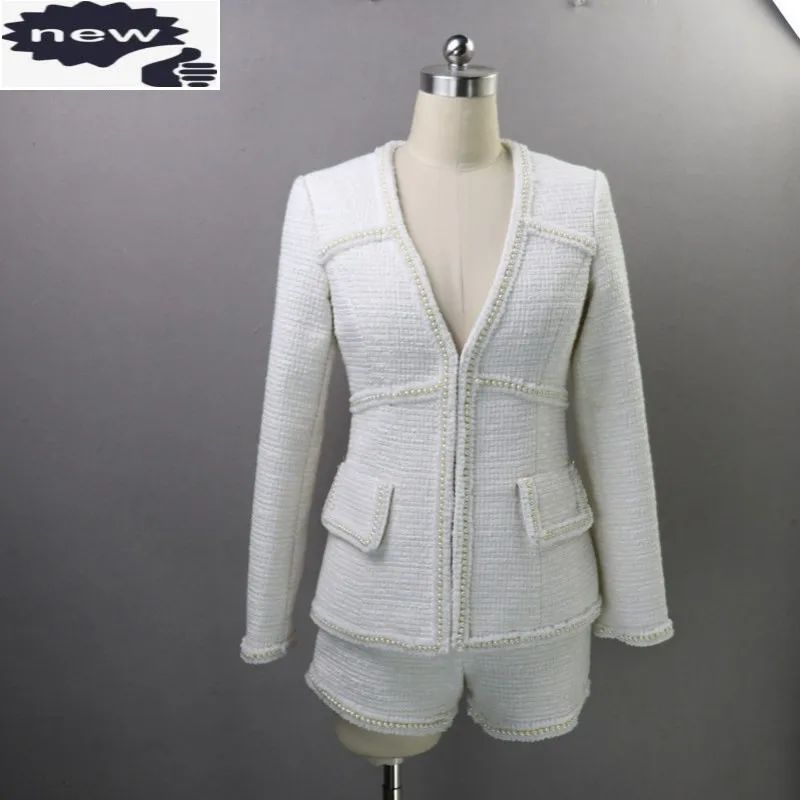 

Women Sexy V Neck Tweed Jacket Pearls Bead White Coat Shors Two Piece Set Office Lady Party Ensemble Slim Fit Formal Outfits