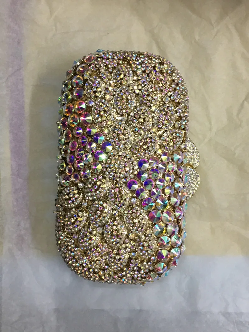 Женская вечерняя сумочка клатч с цепочкой украшенная кристаллами стразы для